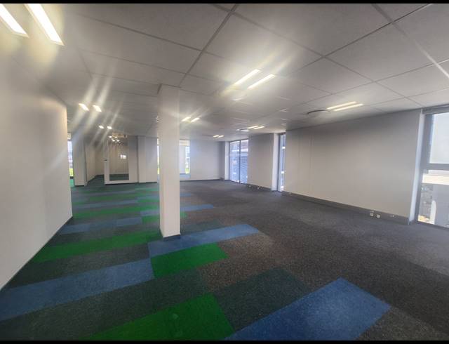 878M² OFFICE TO LET IN VORNA VALLEY